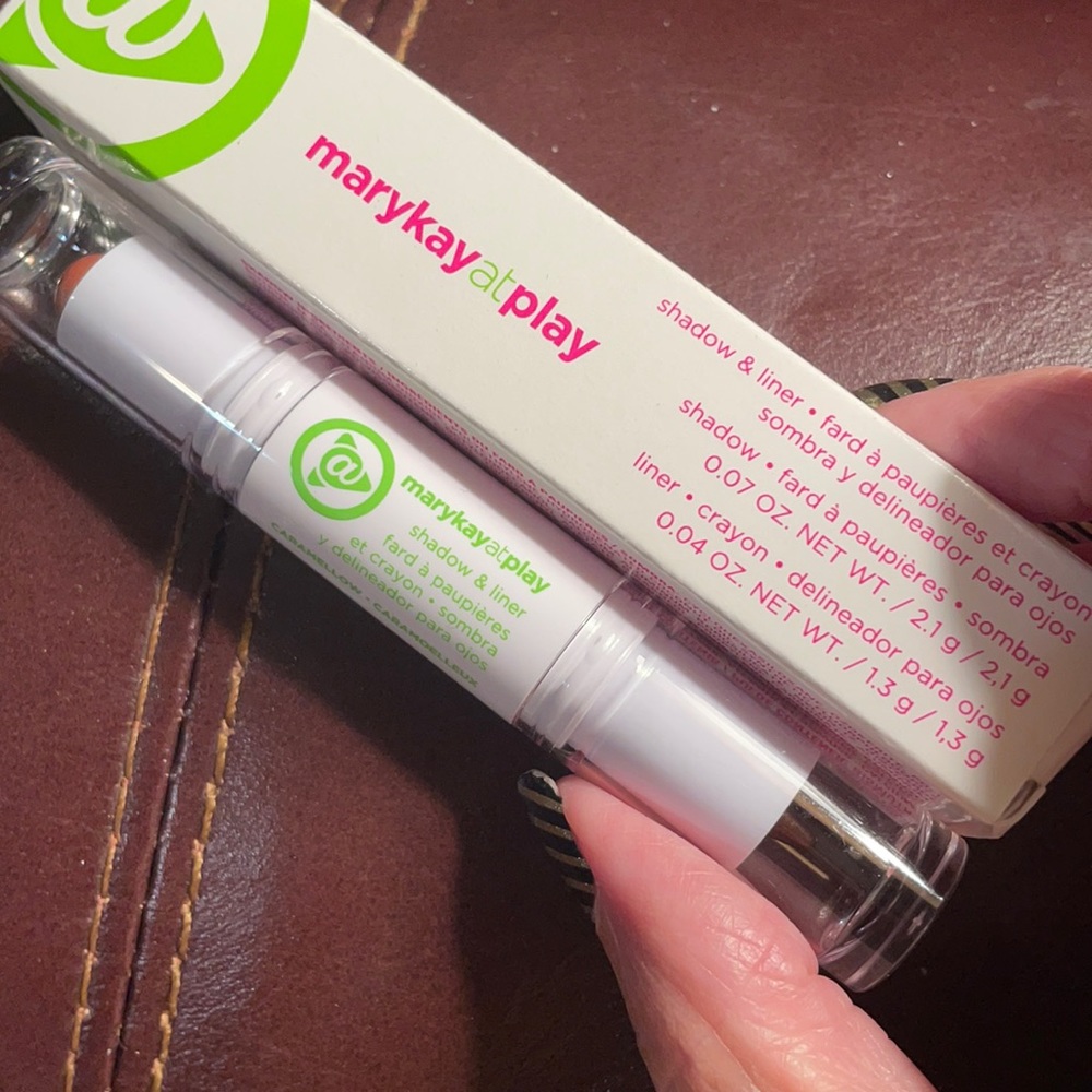 Mary Kay Caramellow @Play Shadow & Liner
